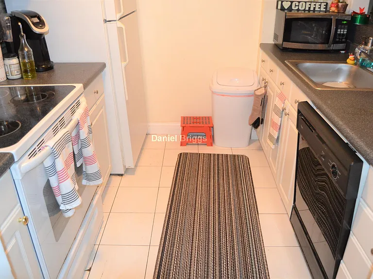 94 Pleasant St #1 — Photo 10