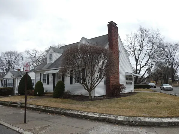 134 Lyman St, Pawtucket, RI 02860