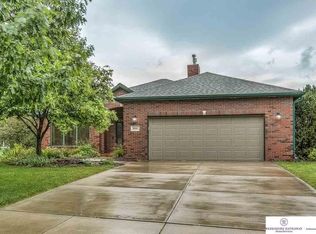 9101 Whispering Wind Rd, Lincoln, NE 68512