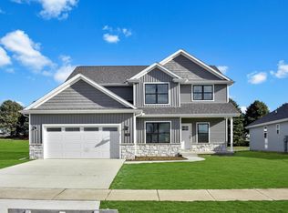 708 Rapp Dr, Mahomet, IL 61853