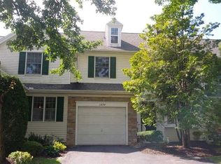 2894 Hope Ridge Dr, Easton, PA 18045