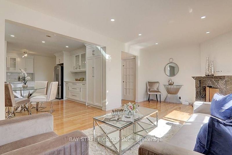 Toronto House for rent - 4 Bedrooms — photo 3