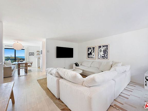 4th image of 29239 Heathercliff Rd APT 4