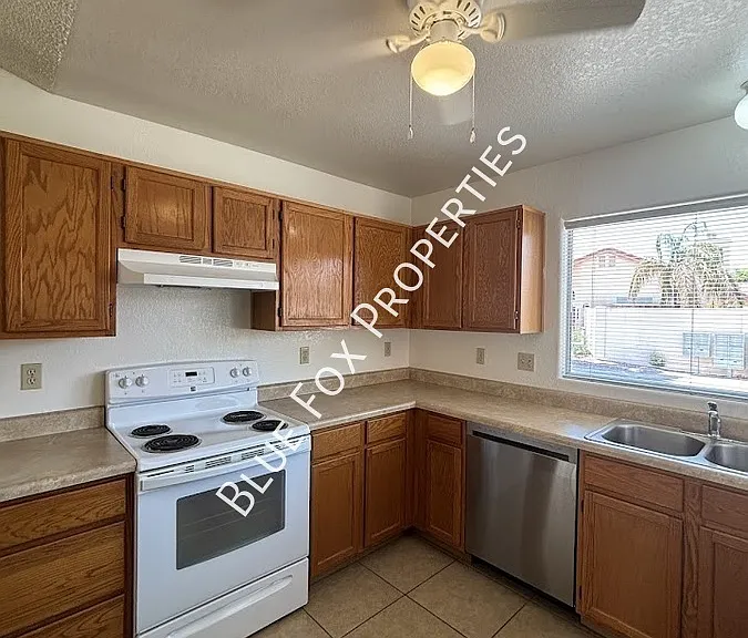 3472 W Sky Ridge Loop — Photo 2