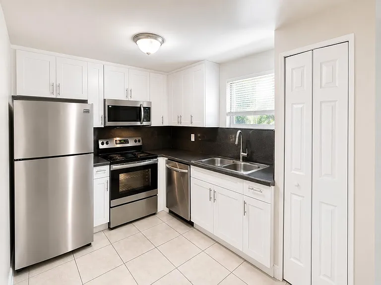 4205 N University Dr #106 — Photo 11