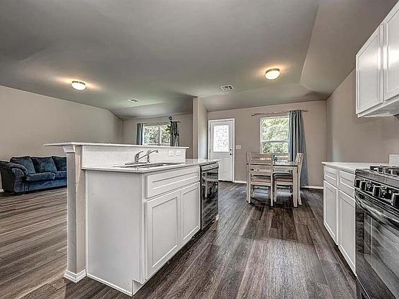 4th image of 1332 Dustin Dr