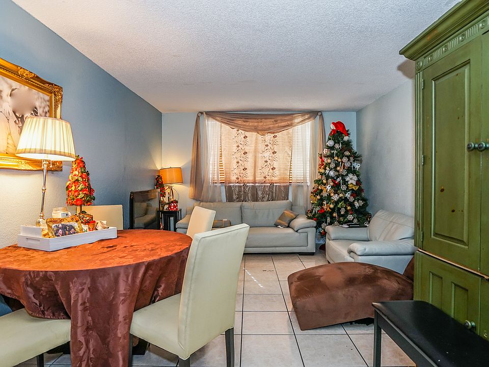1st image of 666 W 81st St APT 212