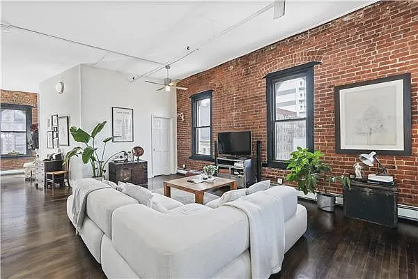 Rented by Avenue Sotheby's International Realty | media 20