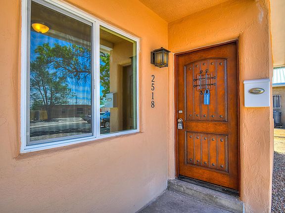 4th image of 2518 La Veta Dr NE