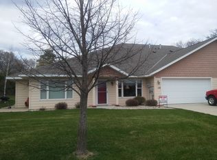 120 Meadow Ln, New London, MN 56273