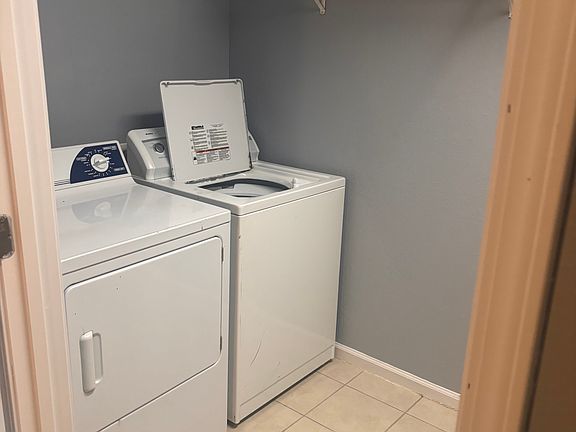5th image of 1217 Diuguid Dr #B