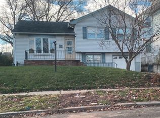 725 Summit Rd, Union, NJ 07083