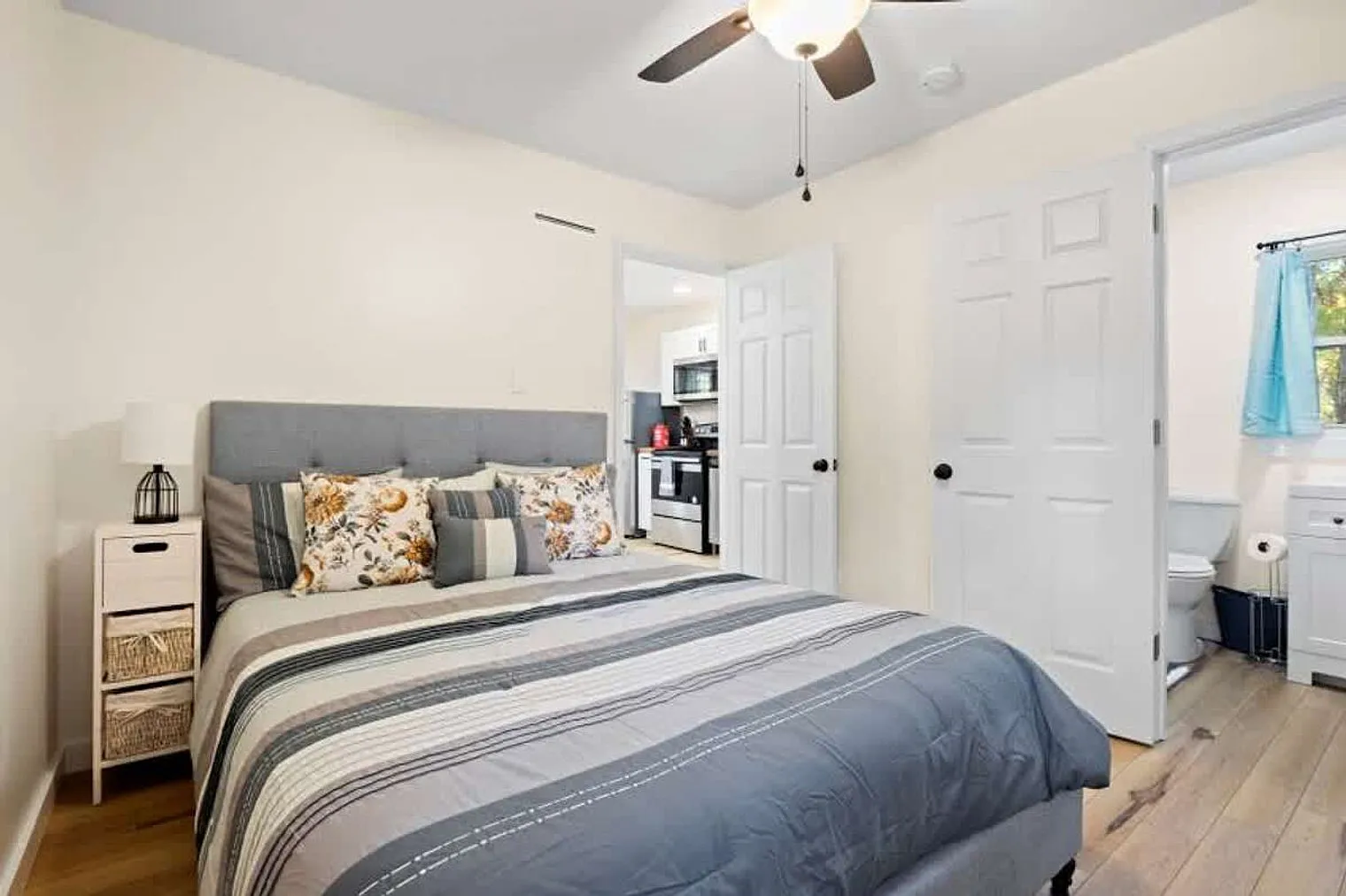 1 bed, 1.0 bath, 398 sqft, $2,154 — Photo 3