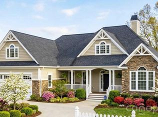 1045 Table View Dr, Morganton, NC 28655