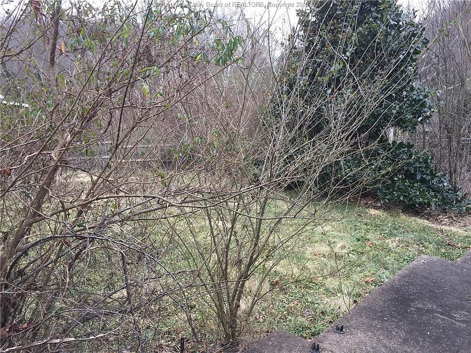 1st image of 16 Poplar Hill Dr