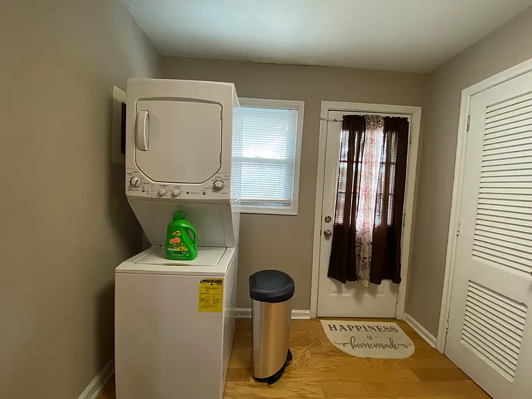 610 Woodfin Rd — Photo 14
