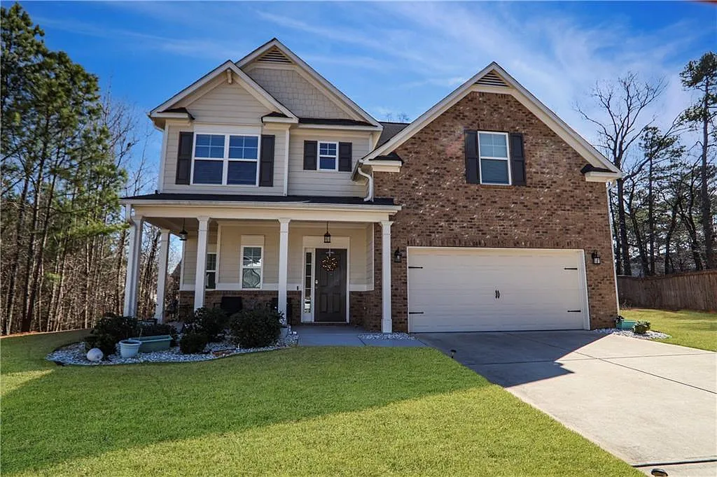 4 bed, 2.5 bath, 2406 sqft, $2,600 — Photo 1