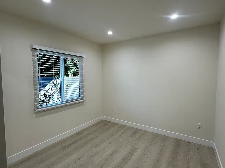 Castera Ave — Photo 4