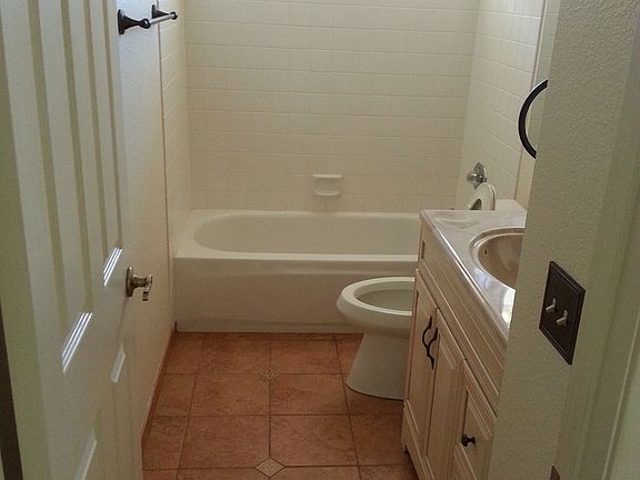 5th image of 2501 W Fruitvale Ave