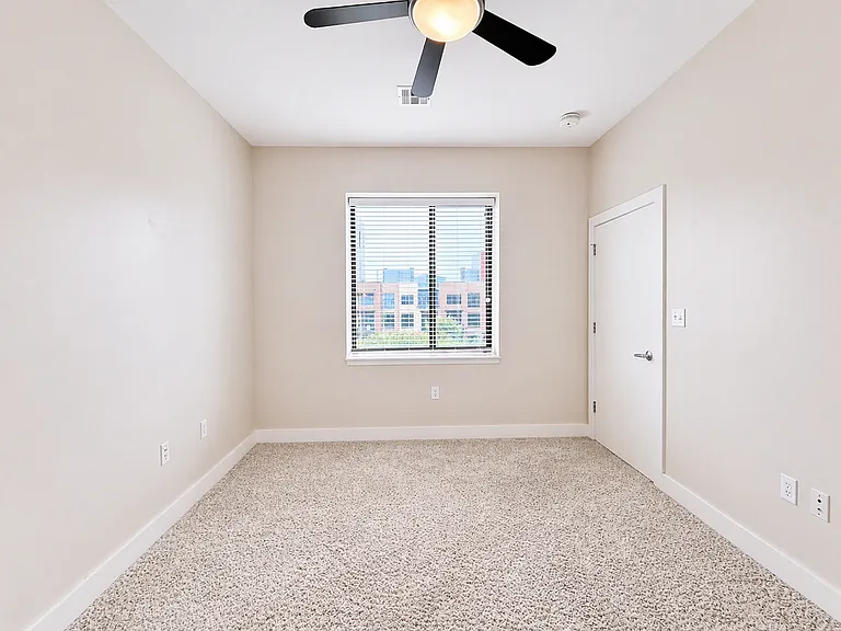 444 N Central Ave #303-1-1 — Photo 25