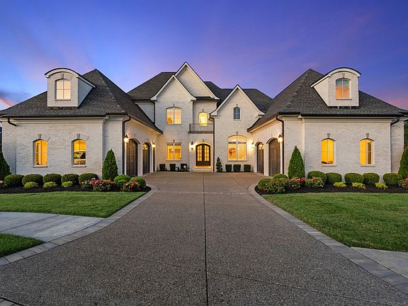 2nd image of 110 Rose Pointe Pl