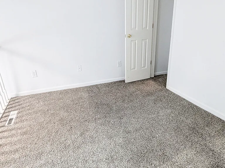 1014 Primrose Ln — Photo 8