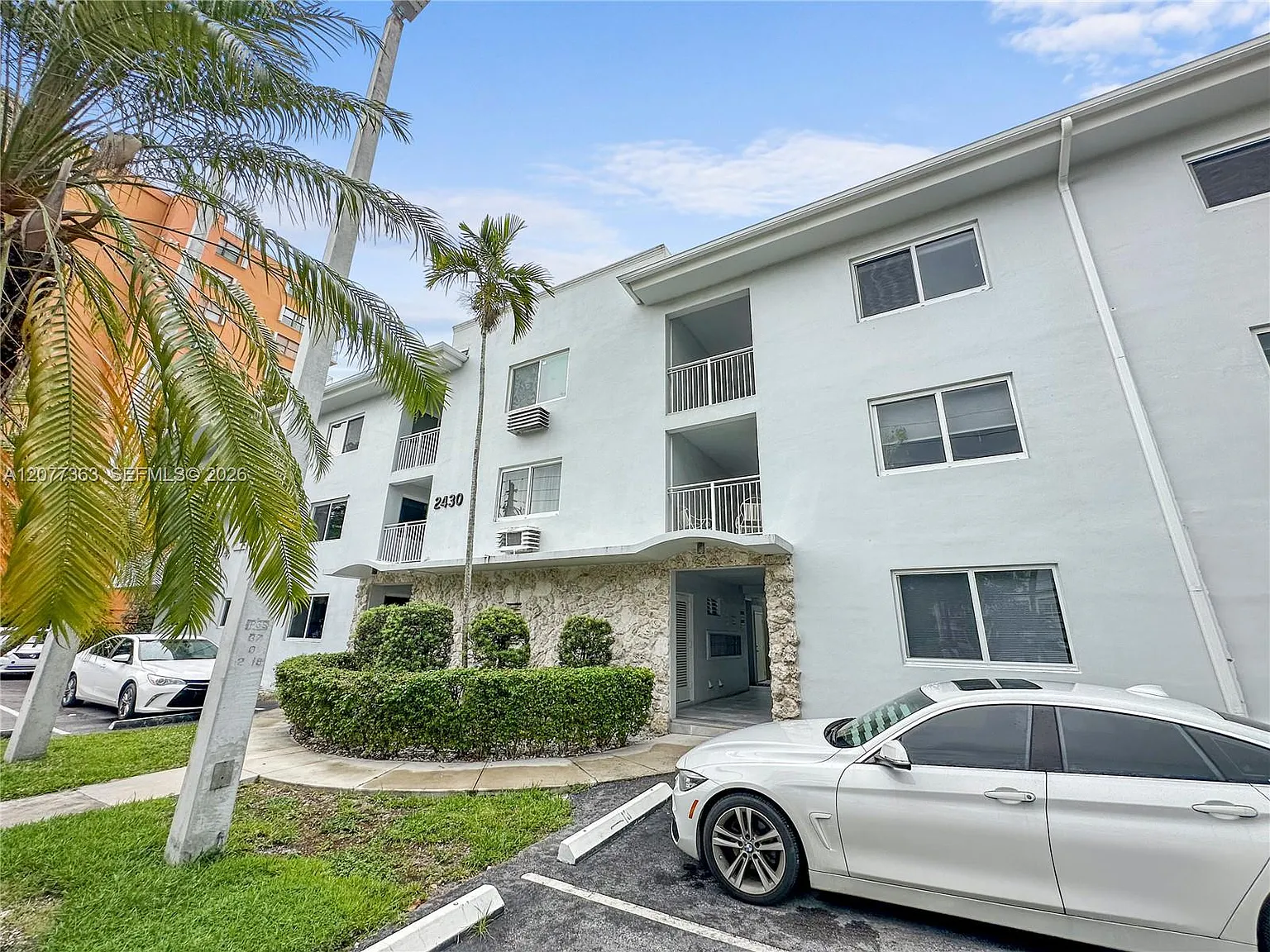 Keystone Gardens Condo — Photo 2