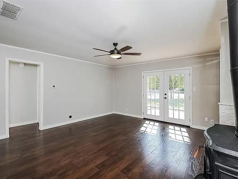 440 E Taylor St — Photo 7
