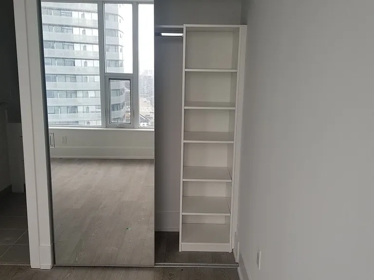 10 York St #5102 — Photo 5