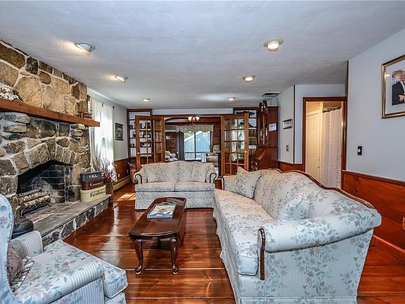 2nd image of 132 Sheffield Hill Rd