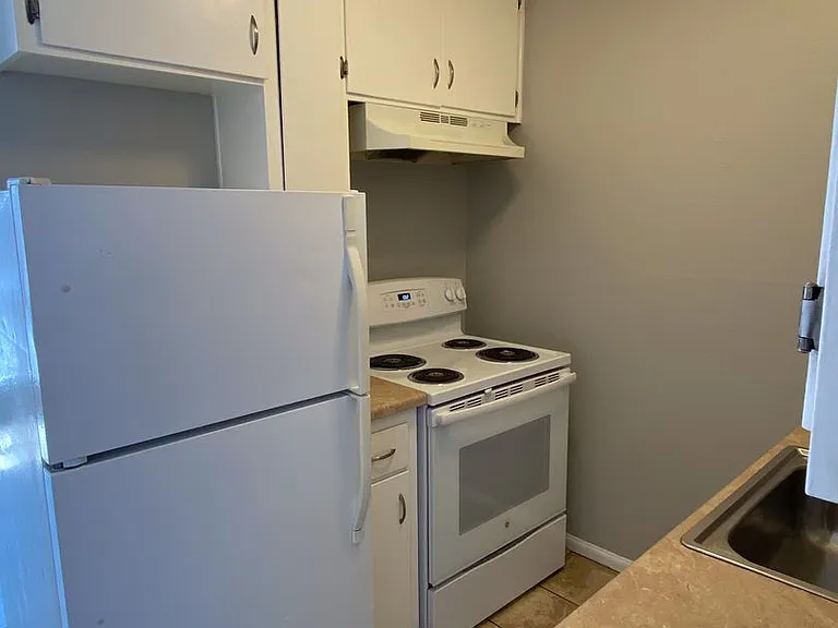 798 McClure St. — Photo 8