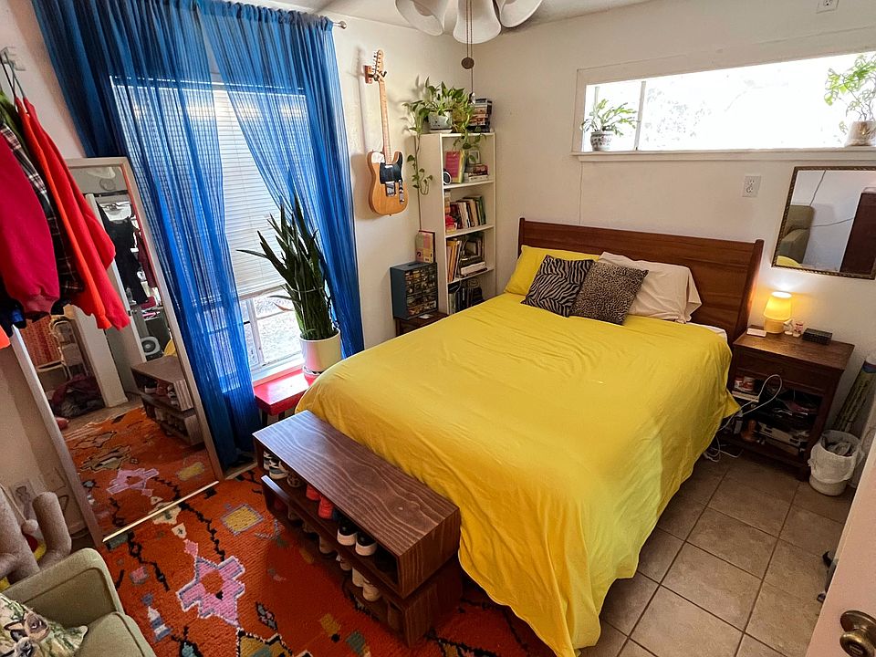 2nd image of 3318 Hemlock Ave #B