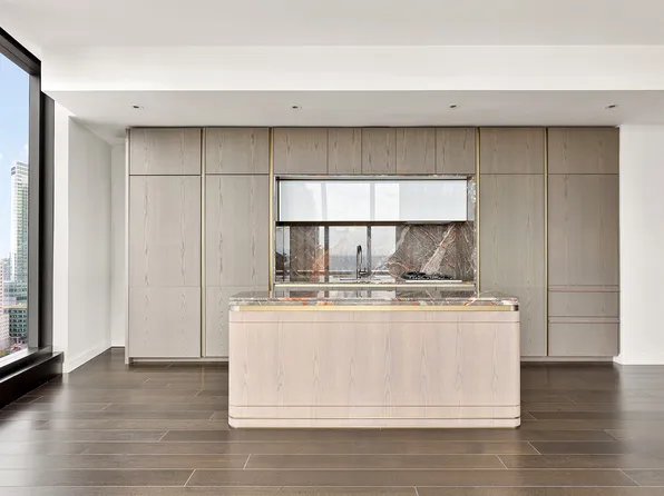 125 Greenwich Street image 4 of 23