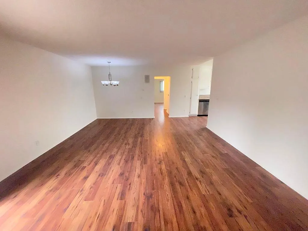 2 bed, 1.5 bath, $2,395 — Photo 2