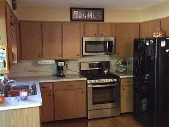 3rd image of 12528 Wallace Dr