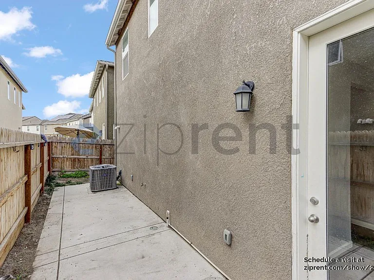 174 Sullivan Dr — Photo 18