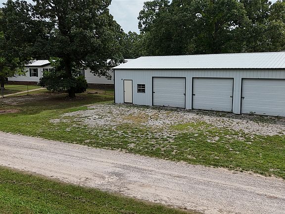 4th image of 157 Acorn Ln
