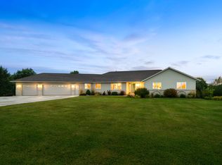 3118 Rolling Hills Dr, Manitowoc, WI 54220