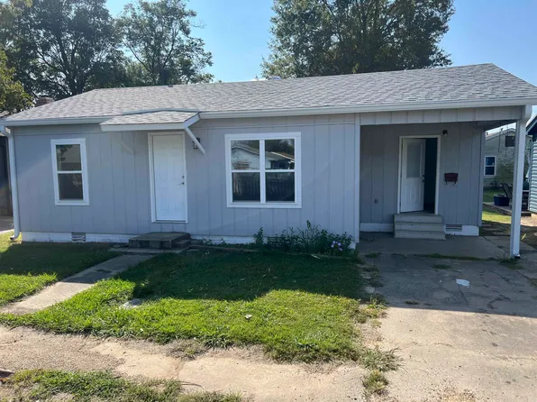 221 W 20th St, Stuttgart, AR 72160