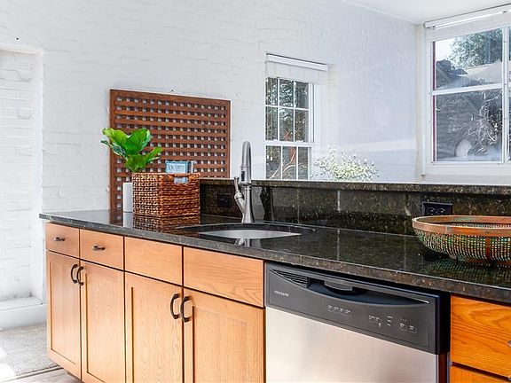 3rd image of 407 S Cherry St APT 203
