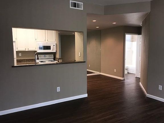 4th image of 5924 Eastman Lake Dr