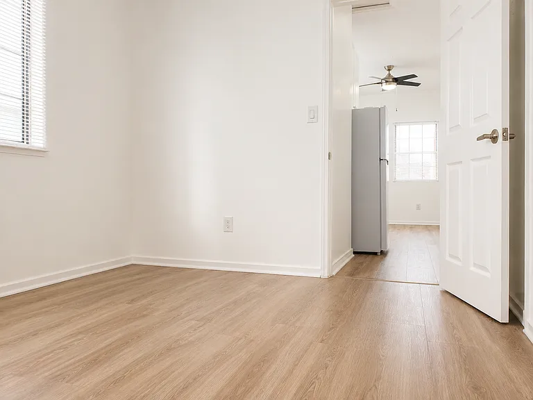 1463 S Sherbourne Dr #B — Photo 6