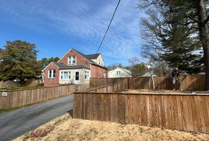 2nd image of 2126 Turkey Point Rd