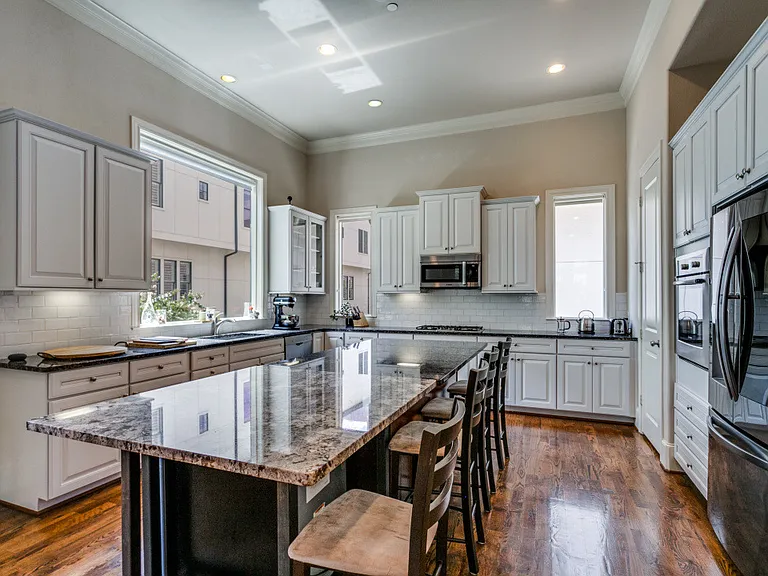 2111 Helsminster Dr — Photo 8