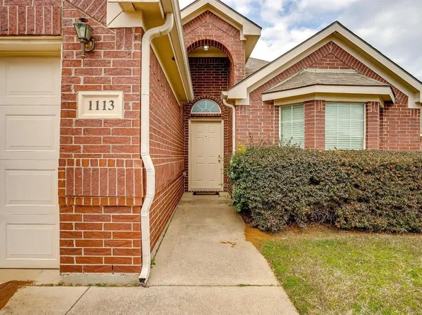 1113 Manhassett Ct, Fort Worth, TX 76140