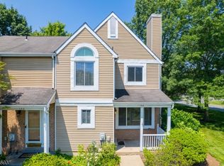 160 Stratford Ct, Hillsborough, NJ