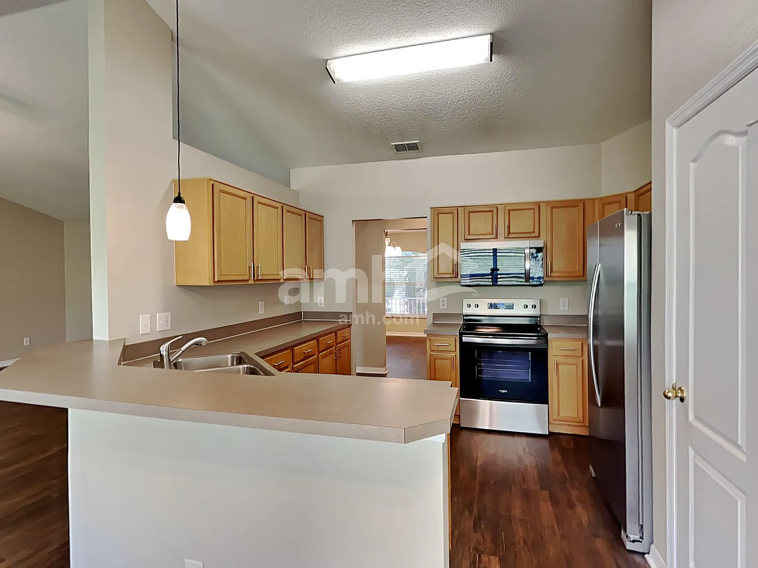 3 bed, 2.0 bath, 2035 sqft, $2,485 — Photo 4