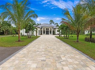 652 15th St SW, Naples, FL 34117