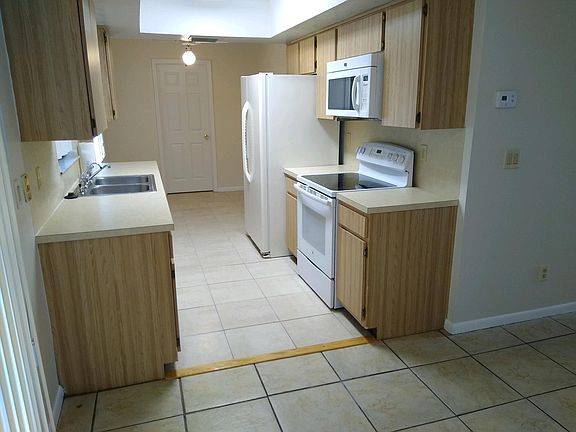 4th image of 603 James Ave N