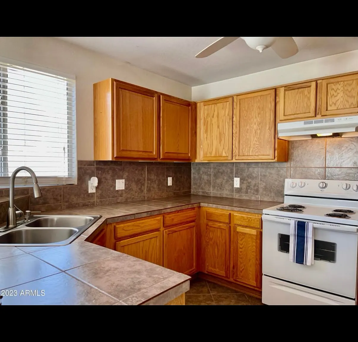 4 bed, 1832 sqft, $2,500 — Photo 2